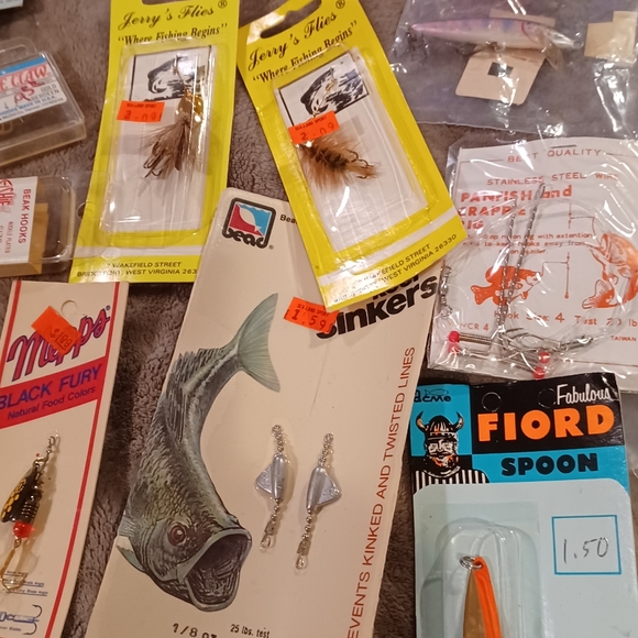 Fishing tackle and tackle box mostly new old stock many unopened lures others no - Picture 8 of 12